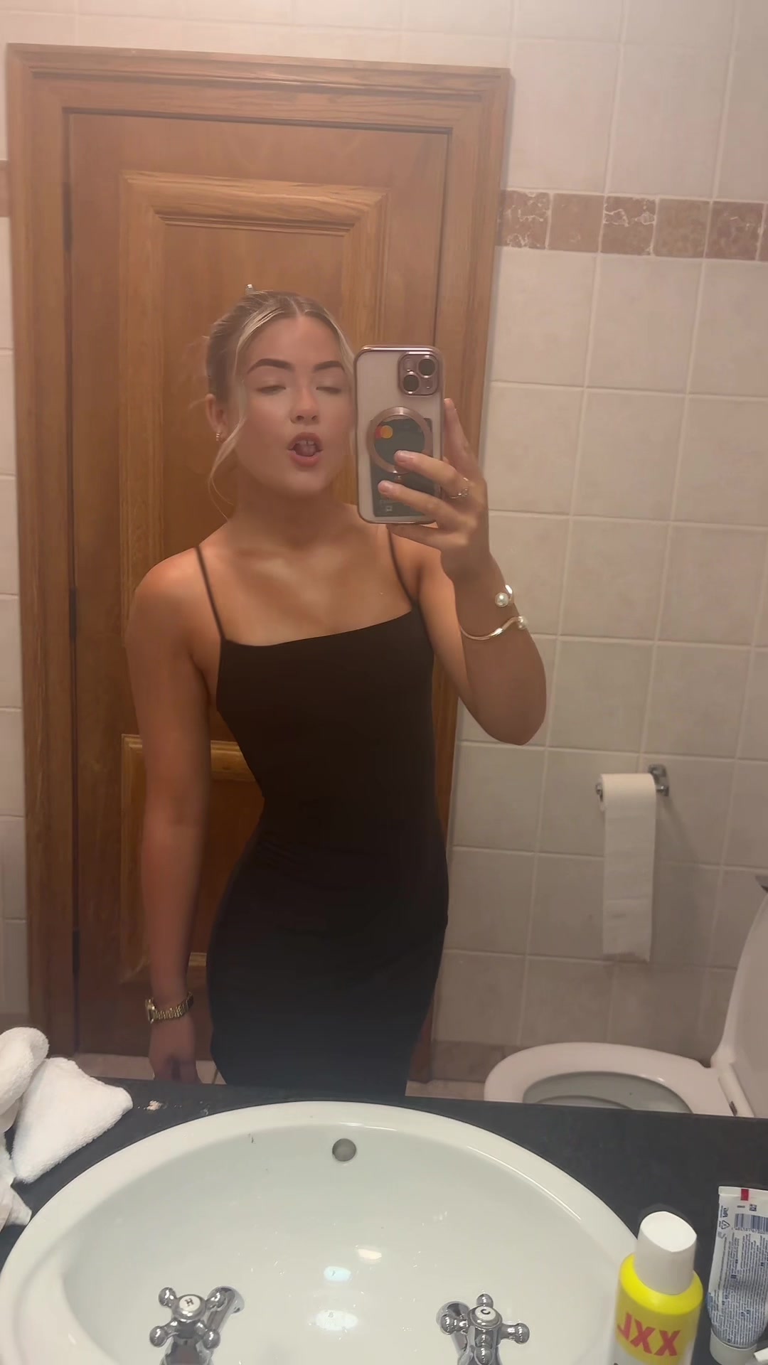 @caramcelhinney1