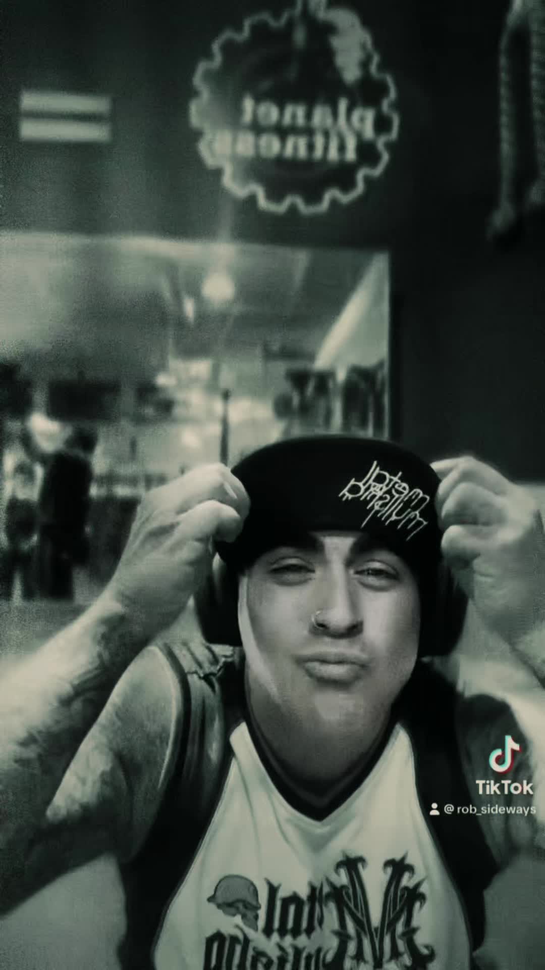 @rob_sideways