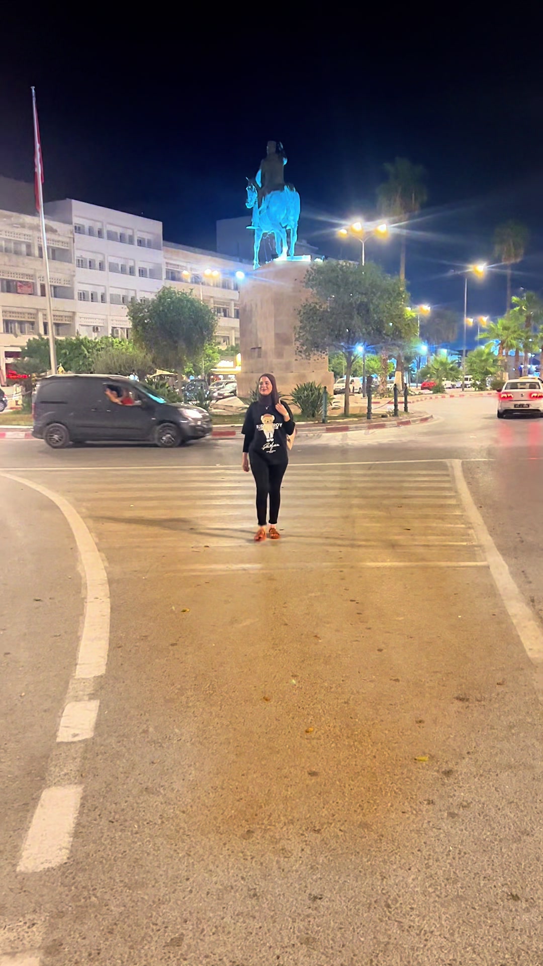 @بثينة شيبان Bouthaina Chibane