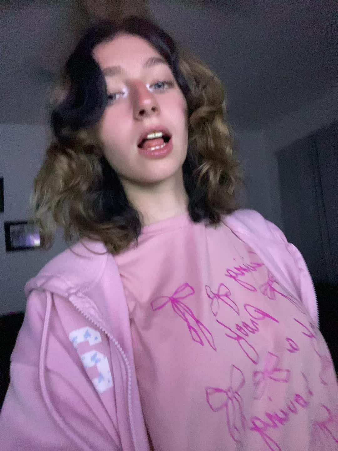 @Emster🍃🤑