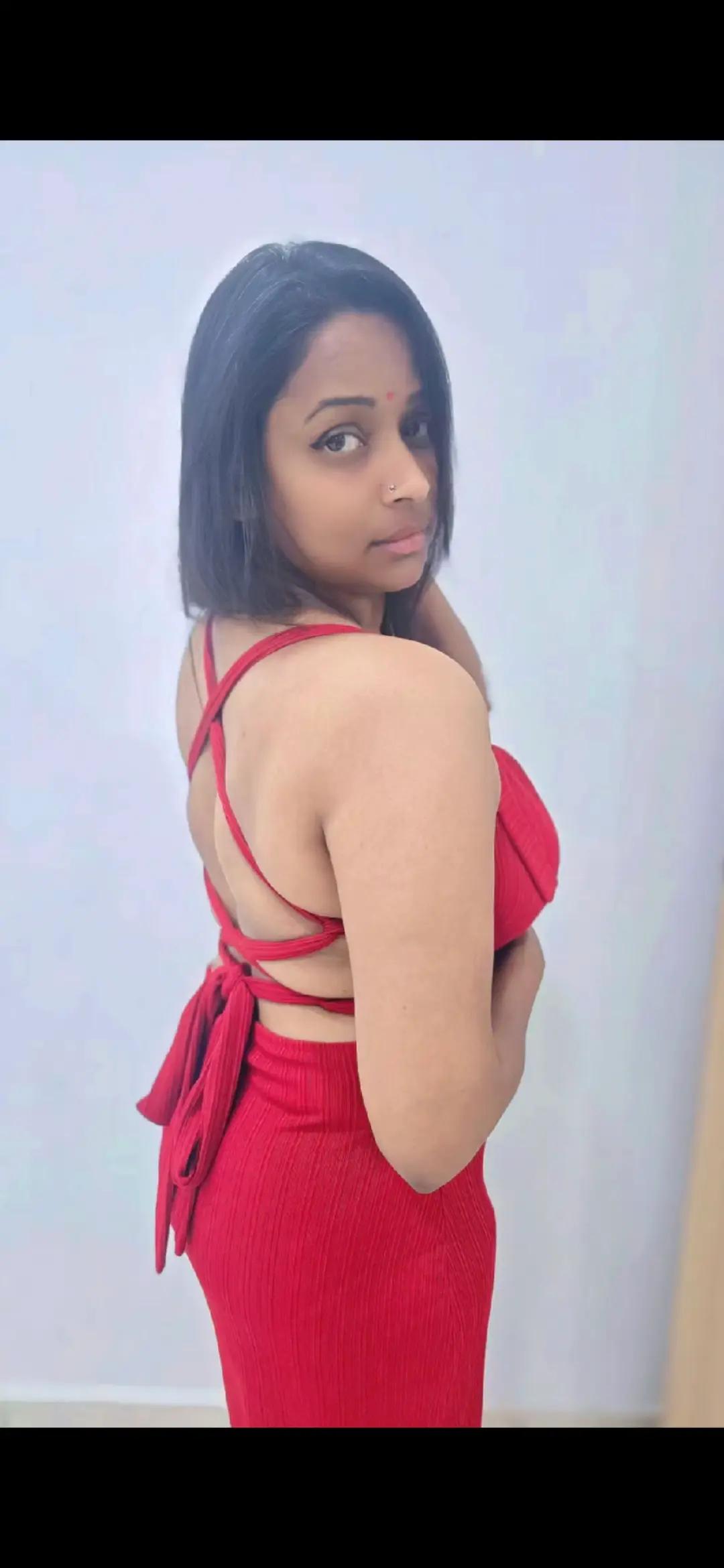 @Dhakshaiini_Official