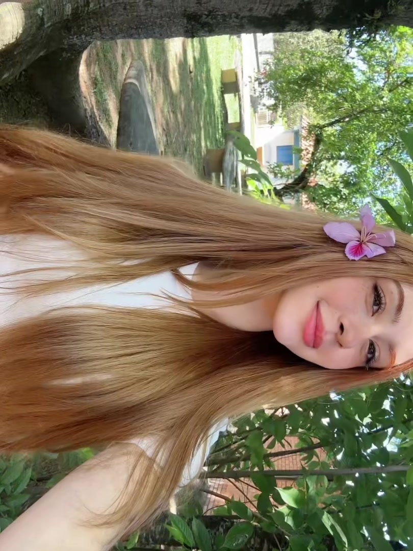 @laurinhafox
