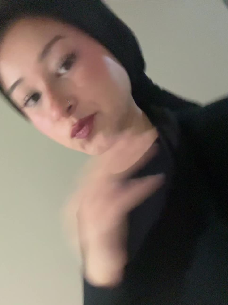 @✶