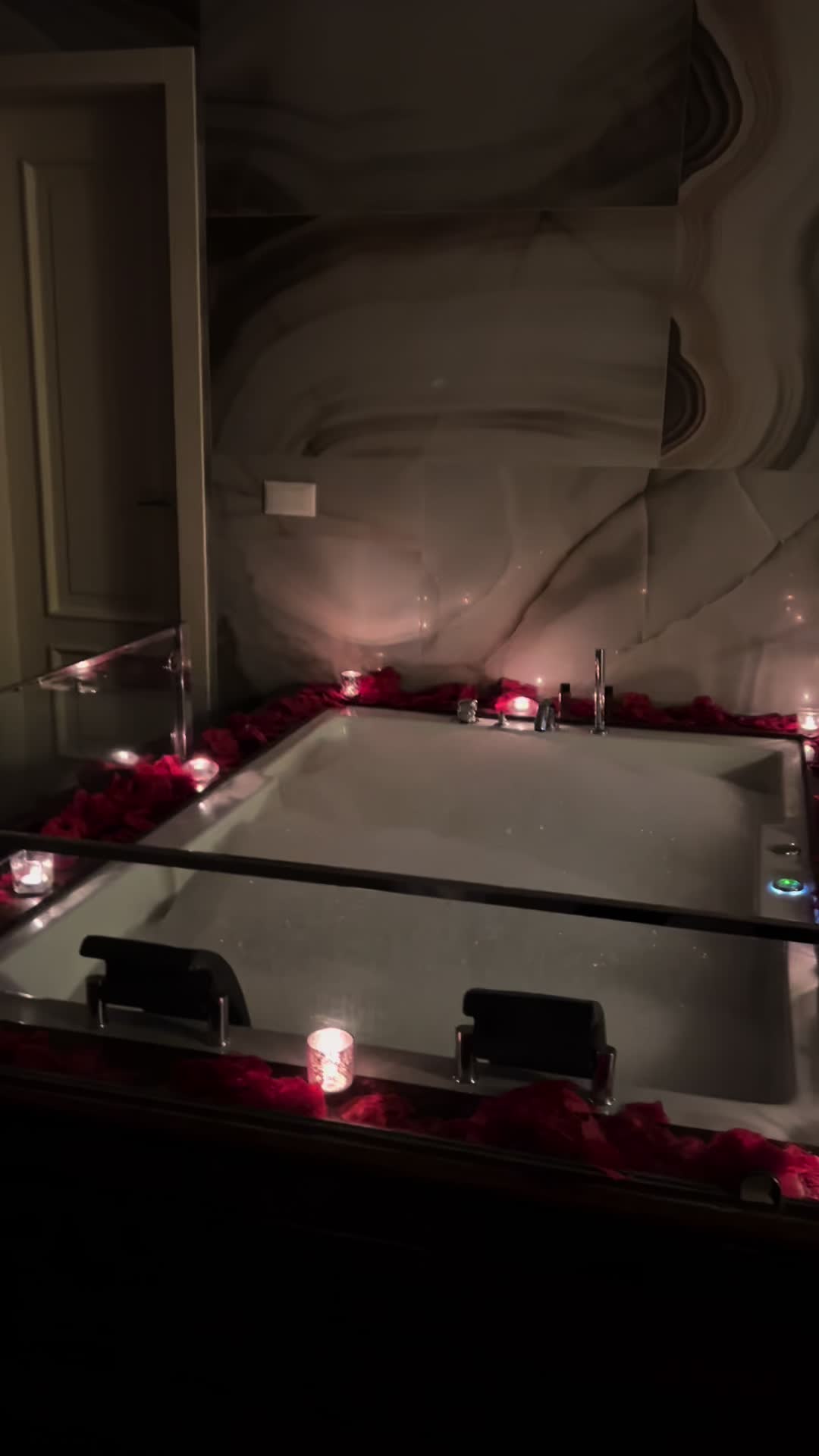 @hoteldaku