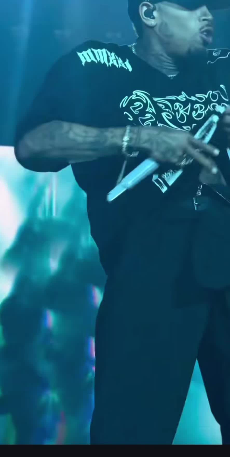 @Chris Brown fan page