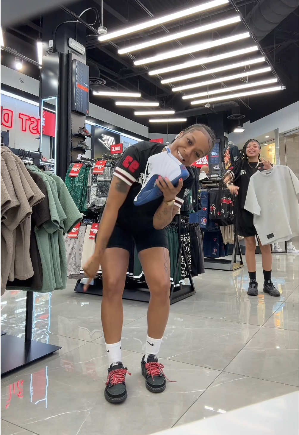 @Mia J