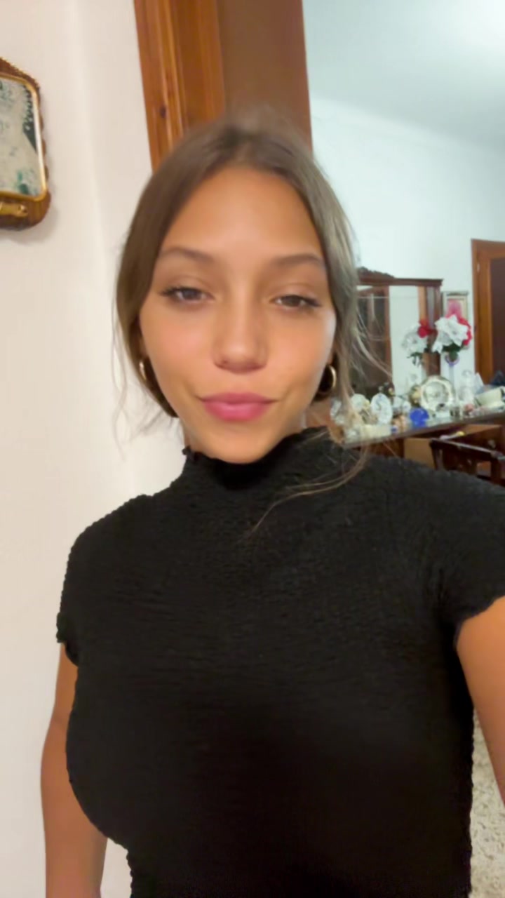 @daaniela