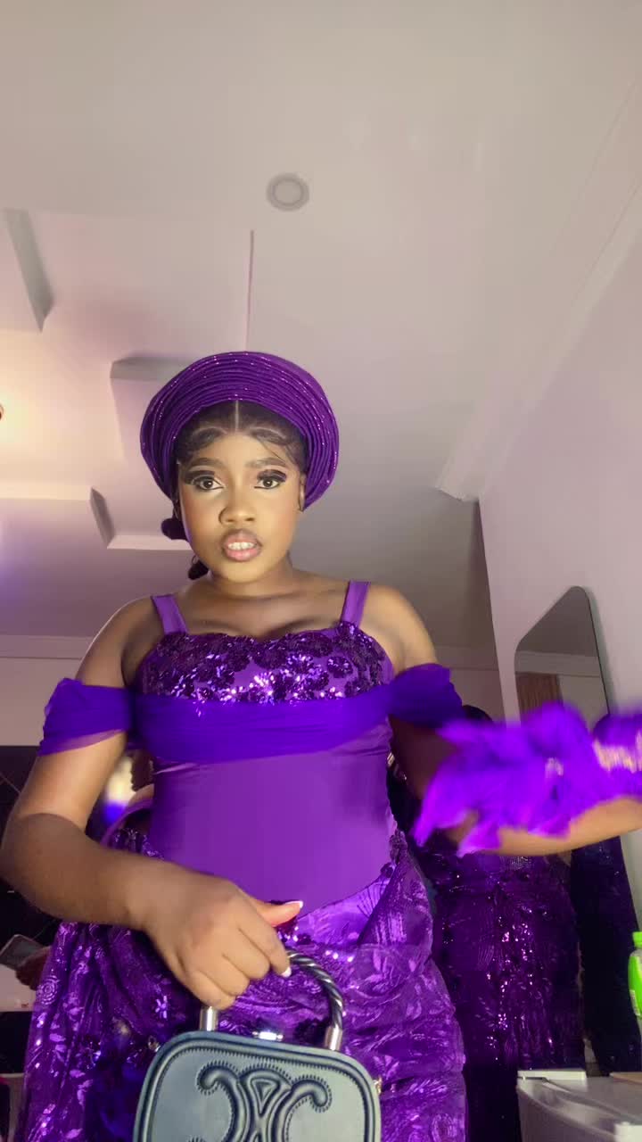 @Big navel 🦋🥰