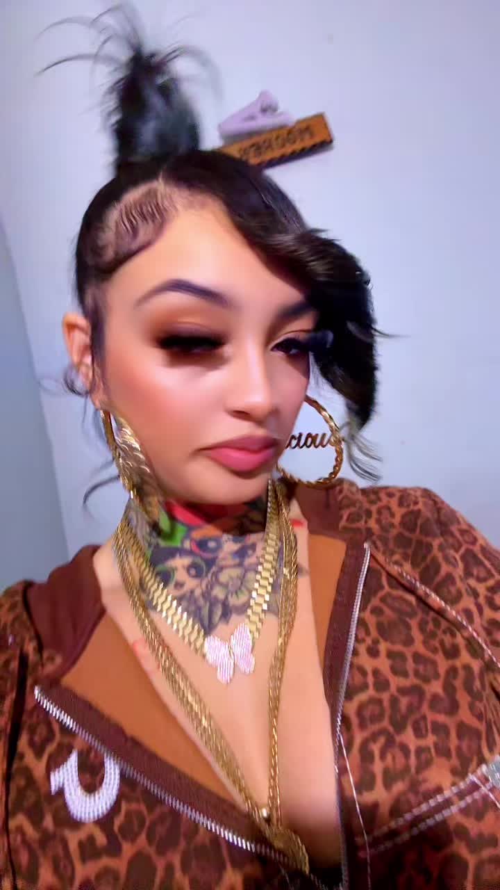 @_amanikai