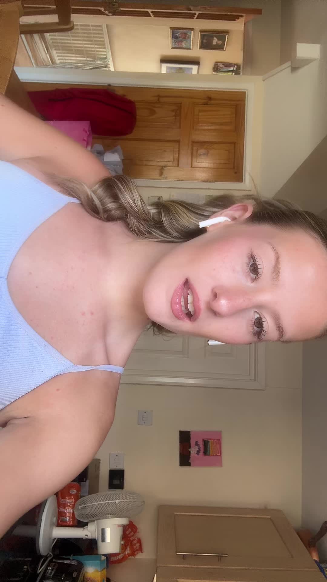 @shoosh 🙄🤚