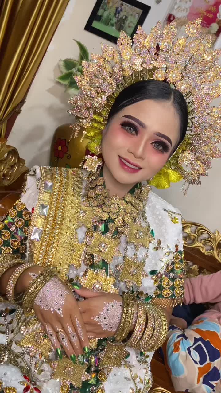 @Sidra Dean Yuraa