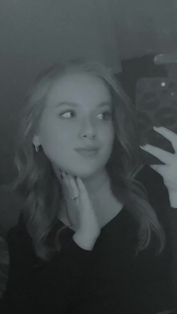 @𝒮𝒶𝓂𝓇𝒶 ❤︎︎