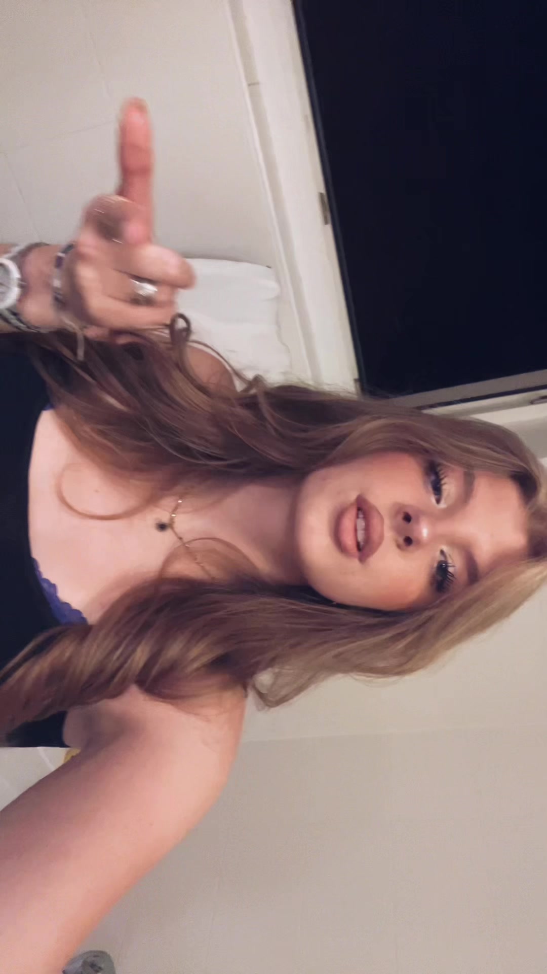 @anna👀
