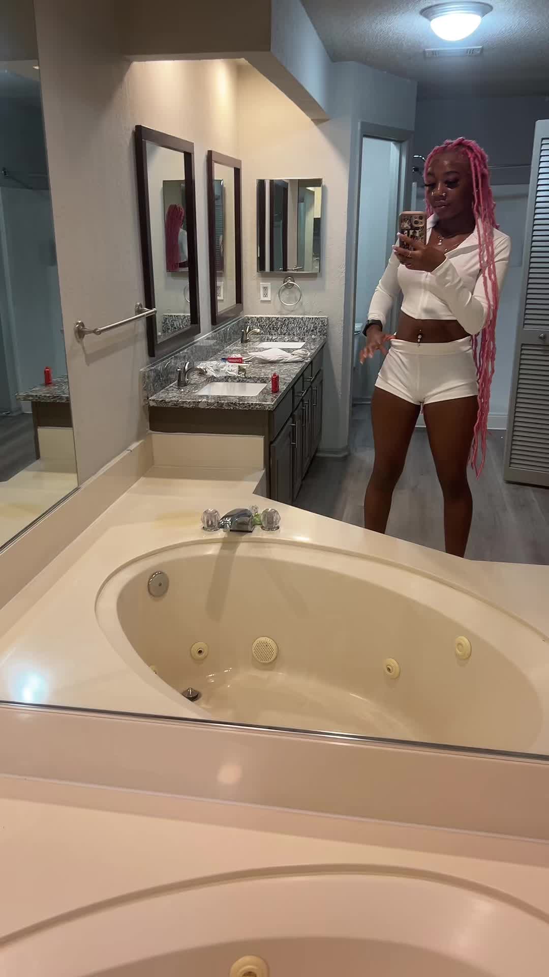 @hyraaa🦋🌸.