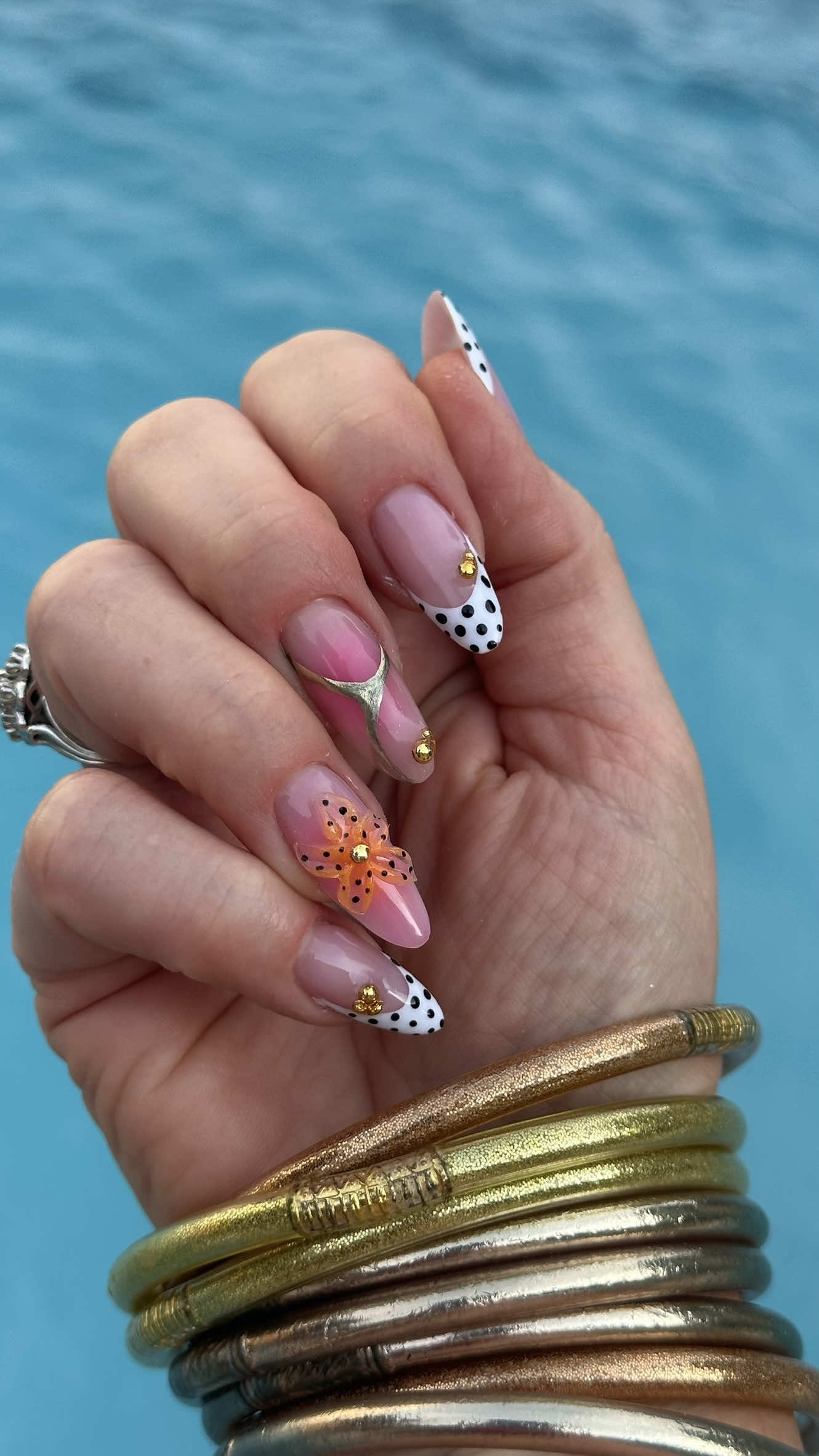 @Les ongles de Lyvie