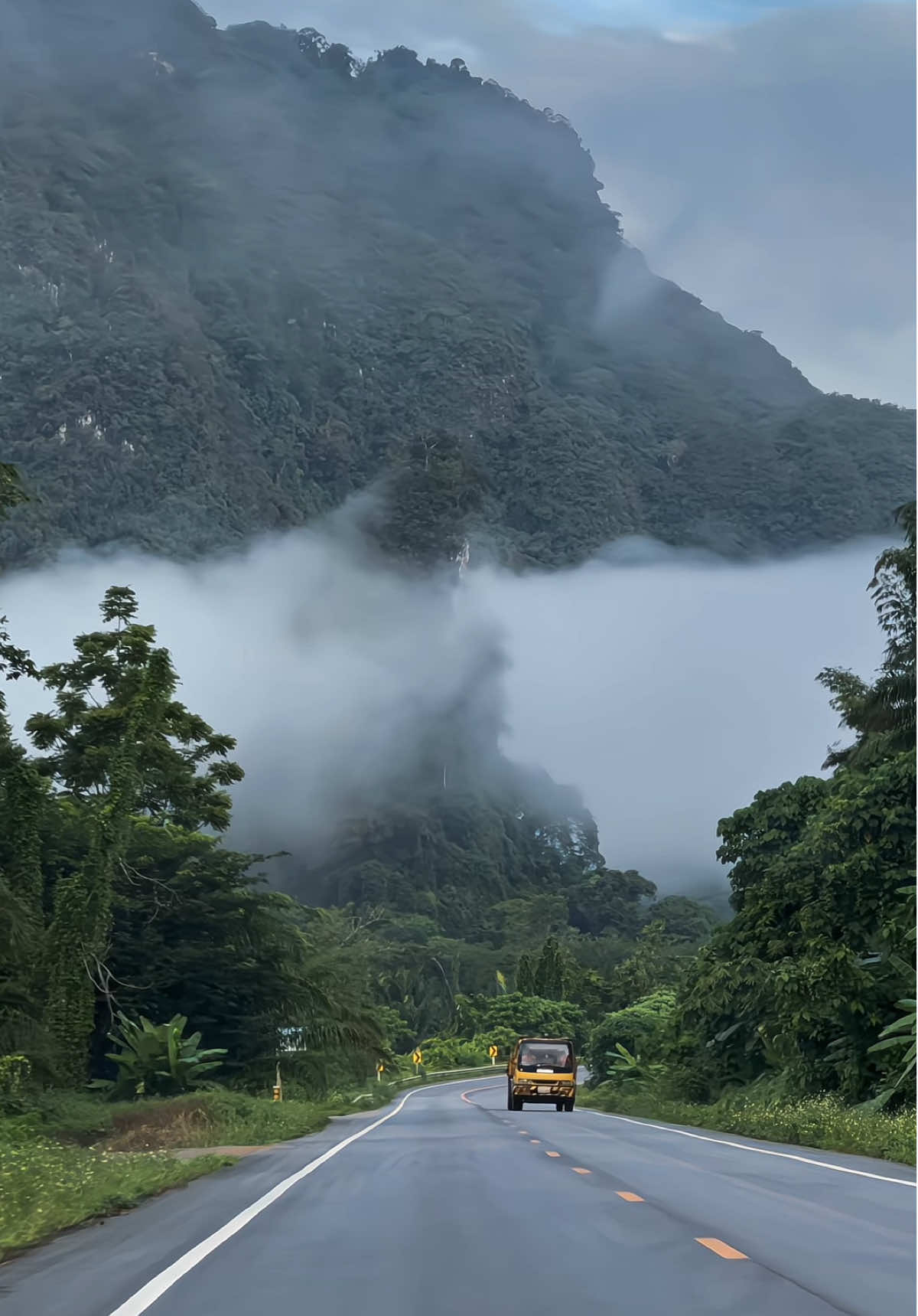 @บ่าวท๊อป คิ้วเข้มยิ้มหวาน