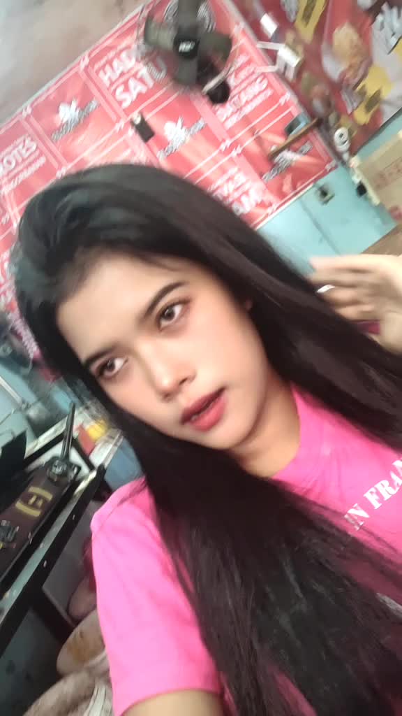 @putricempreng_06