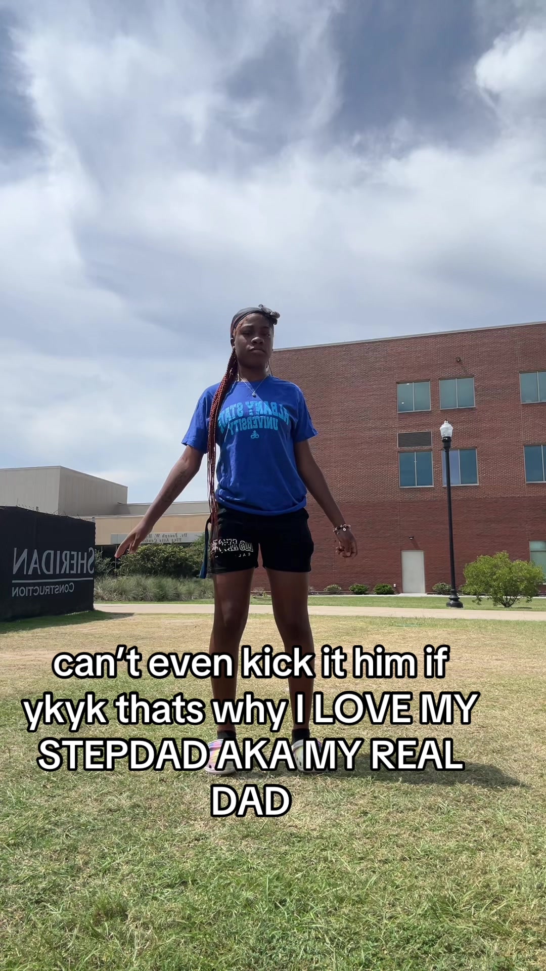 @👩🏾&zwj;❤️&zwj;💋&zwj;👩🏽