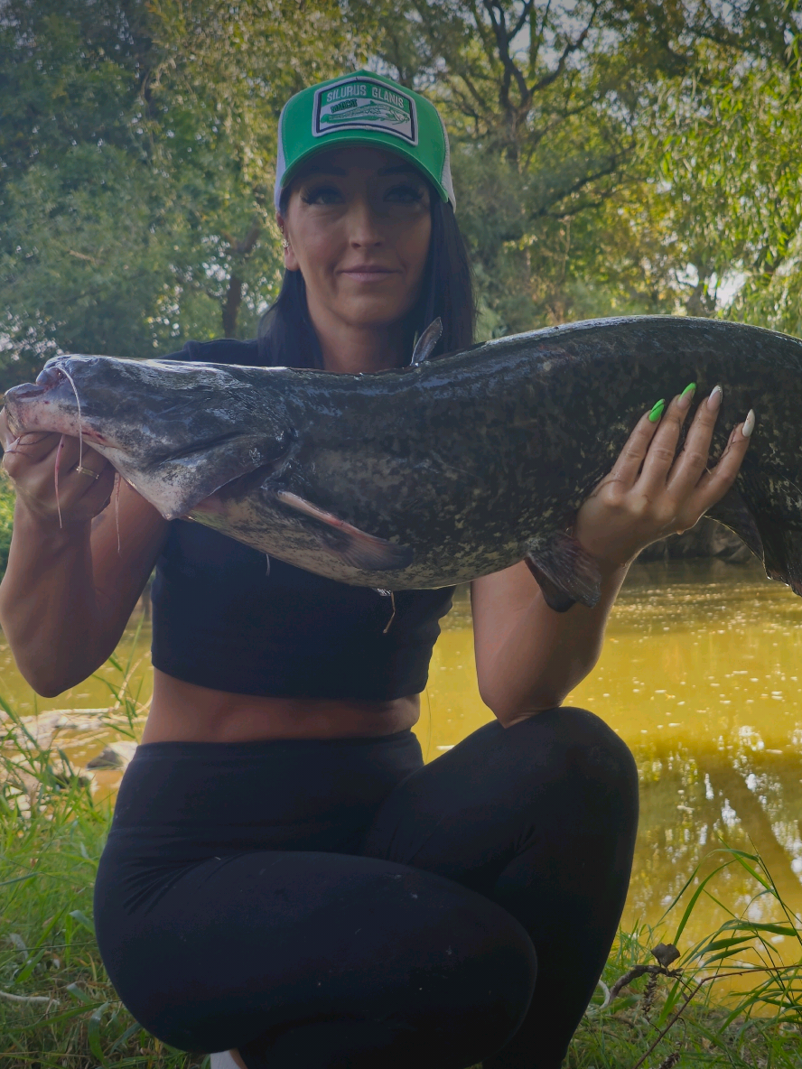 @Erika_fishing💚🖤