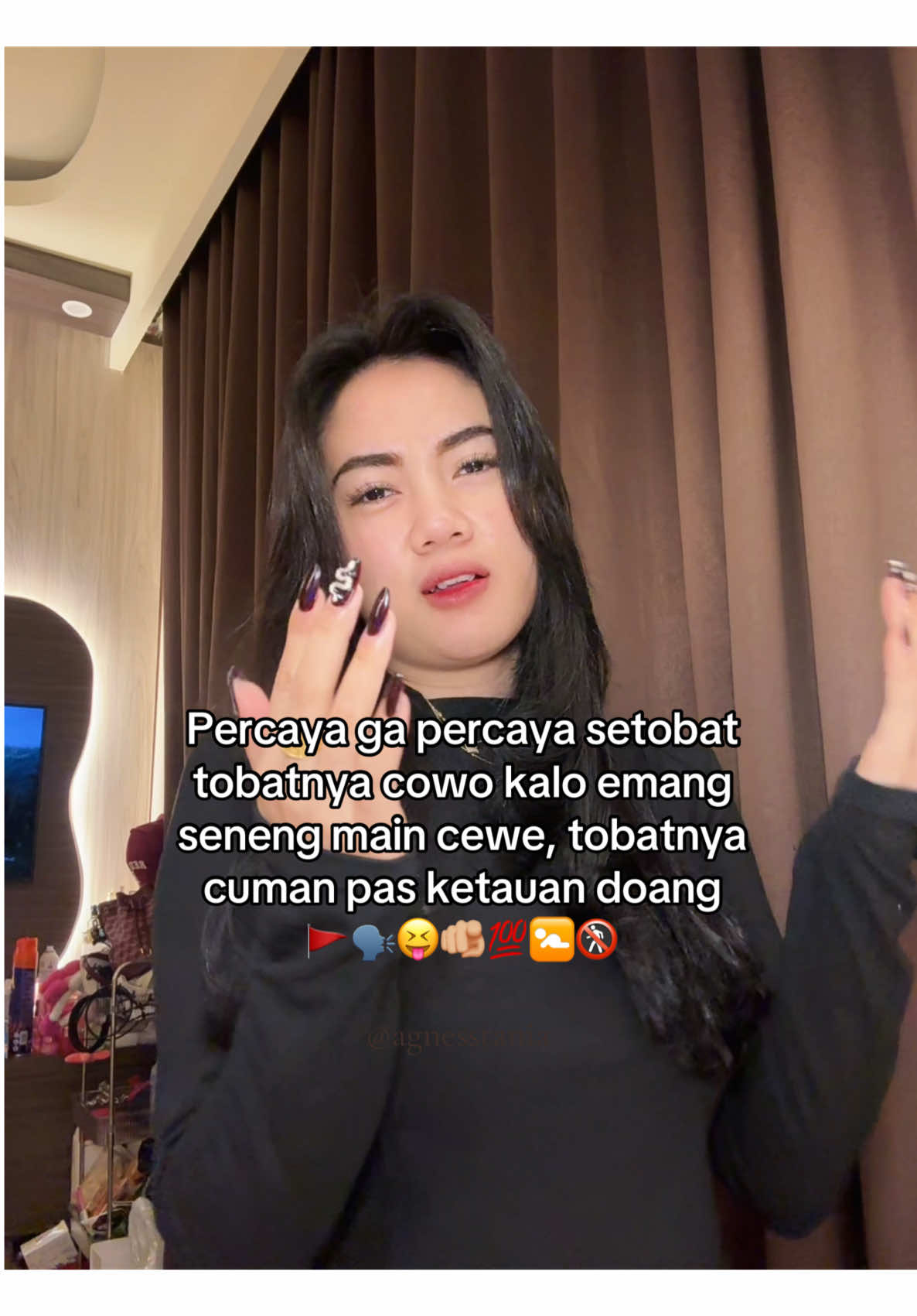 @AGNESSTANIA