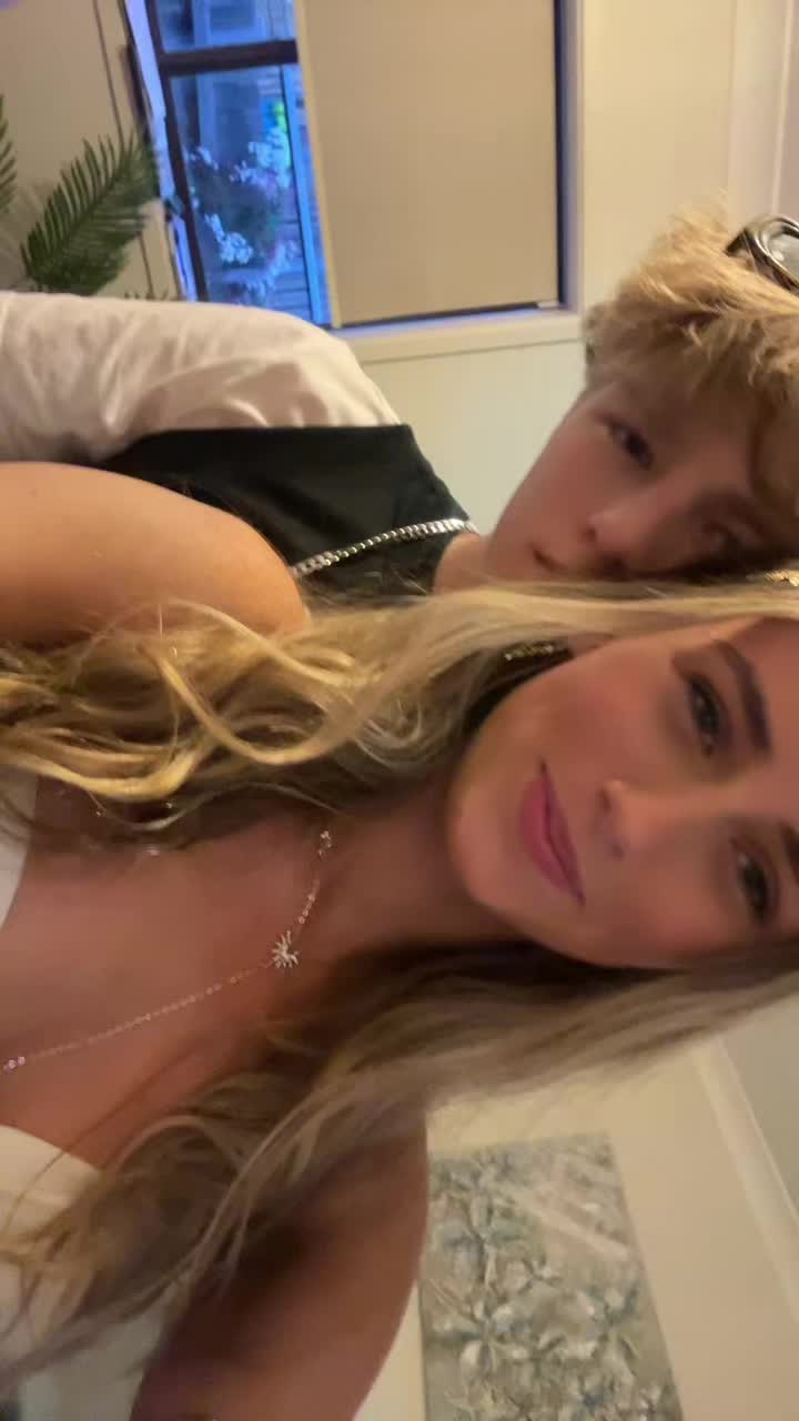 @Bella