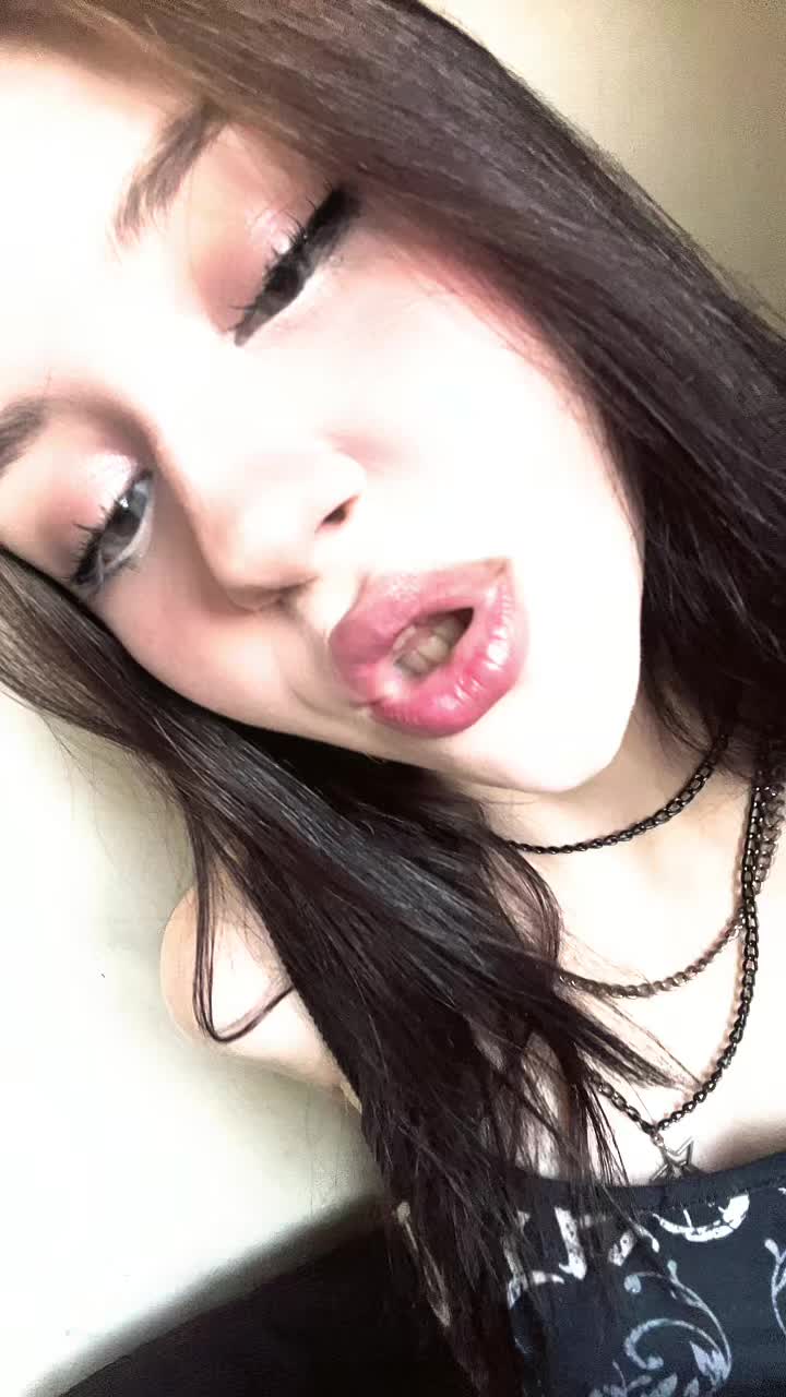 @𝐌𝐚𝐫𝐨:☆
