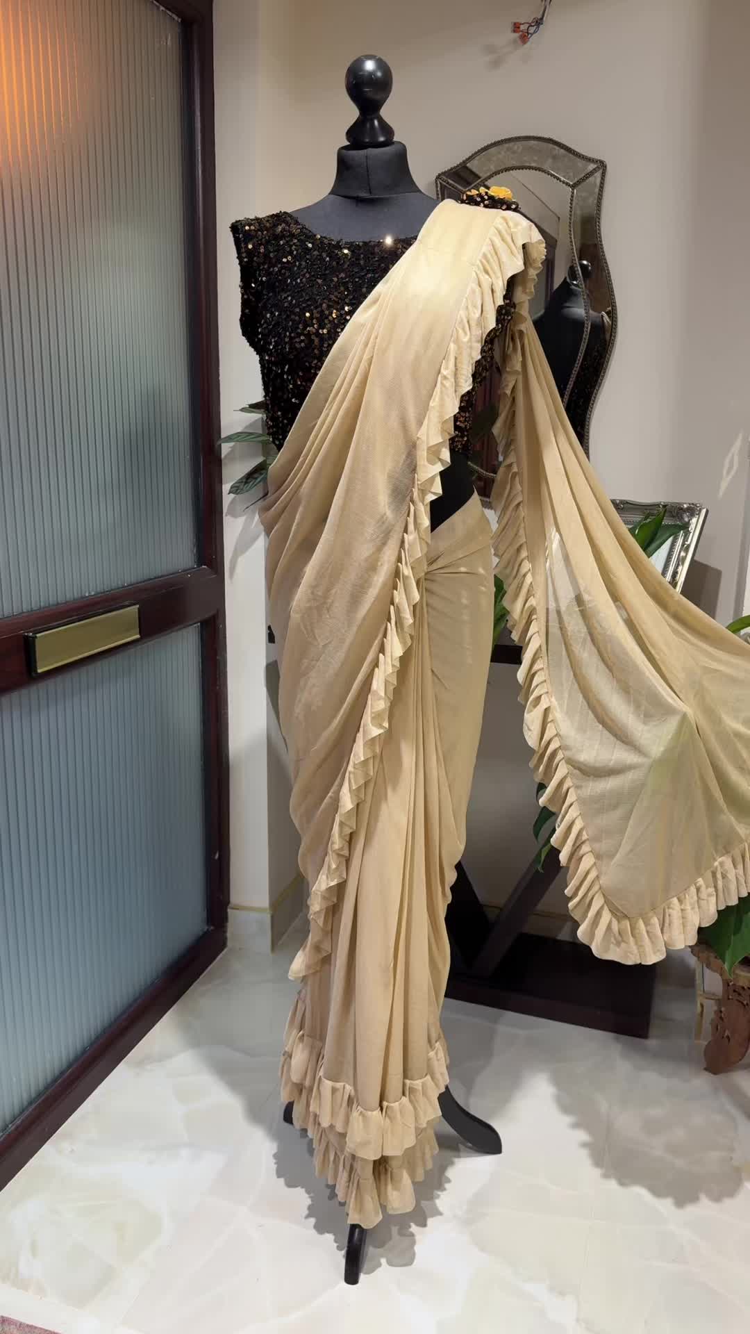 @SareeLehenga