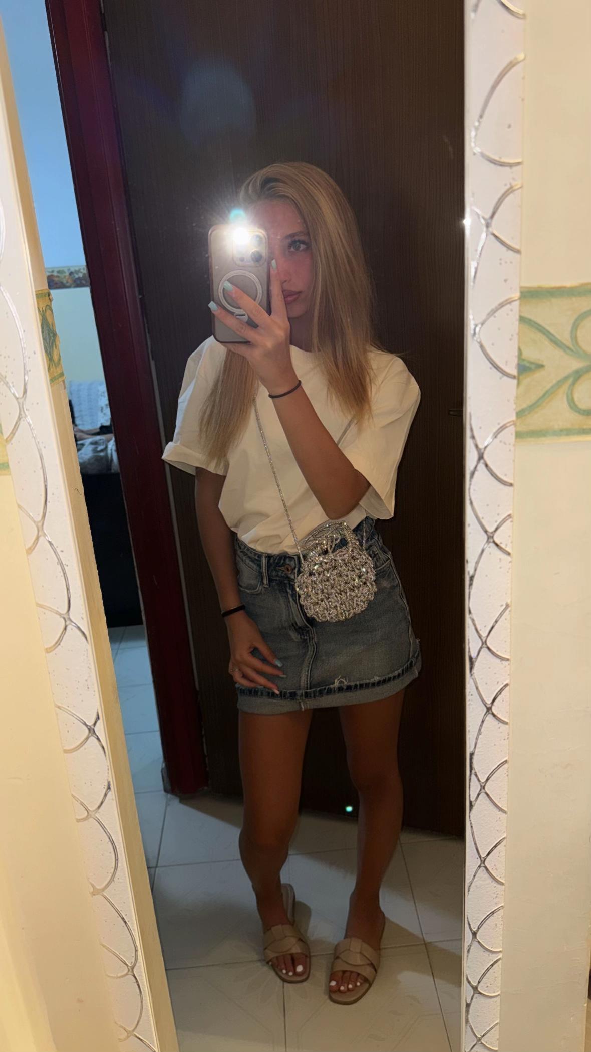 @alessandra