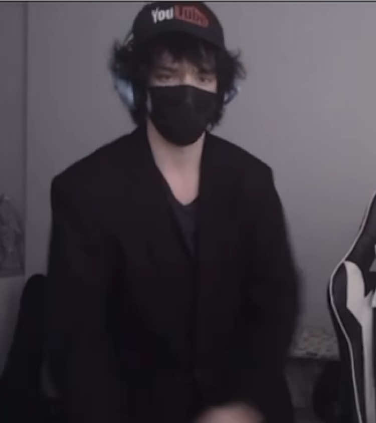 @kyiwzy