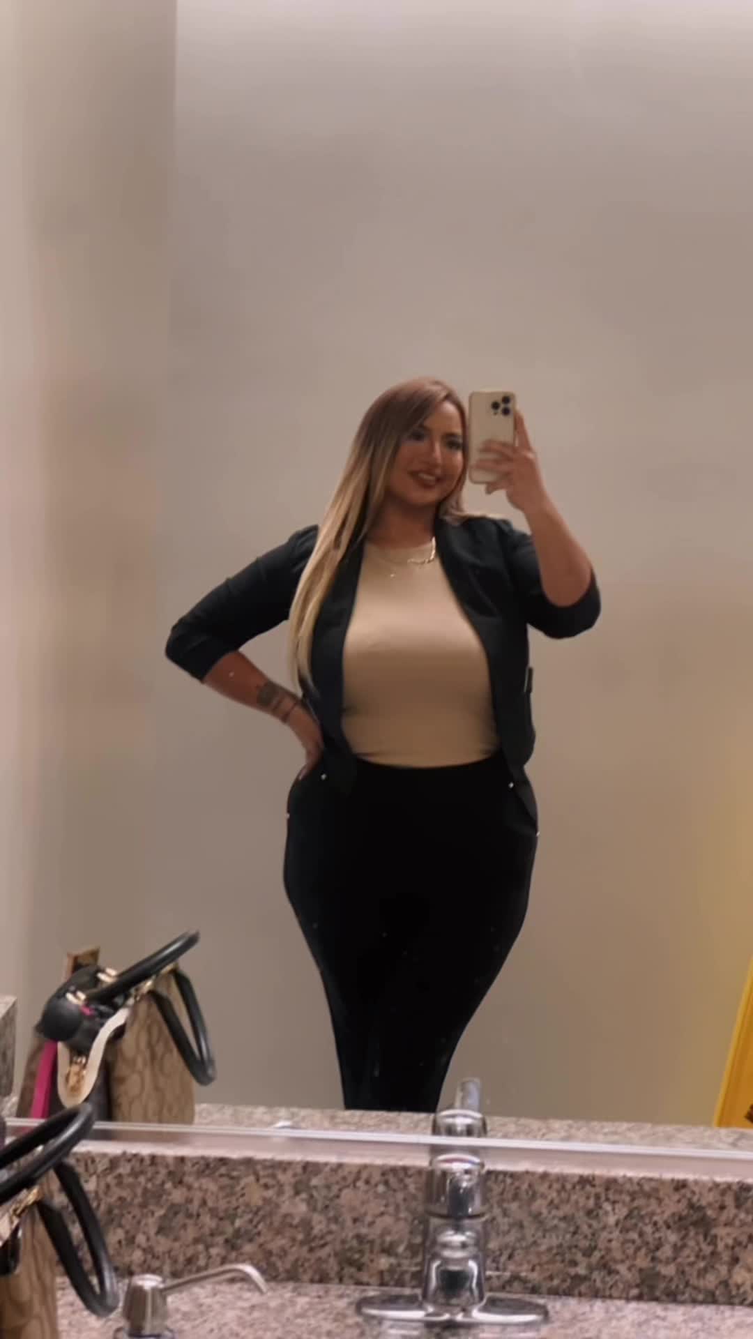 @Curvybaybee93