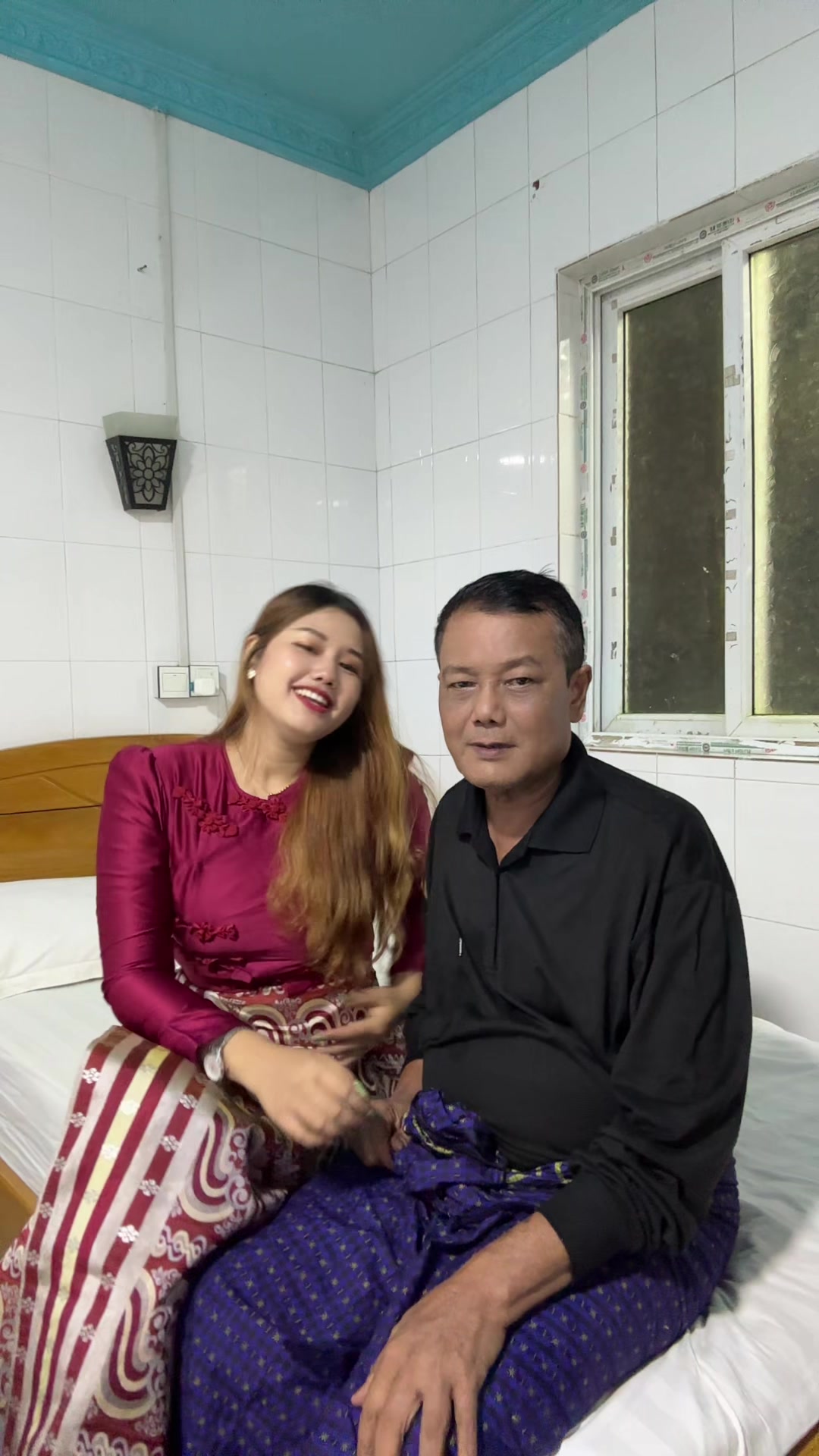 @MyatNoeKhaing🖤(မြတ်နိုးအိမ်)