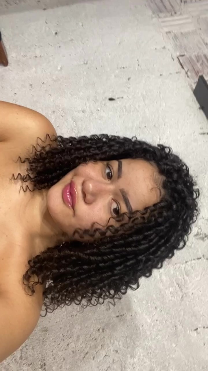 @L&iacute;via Rangel
