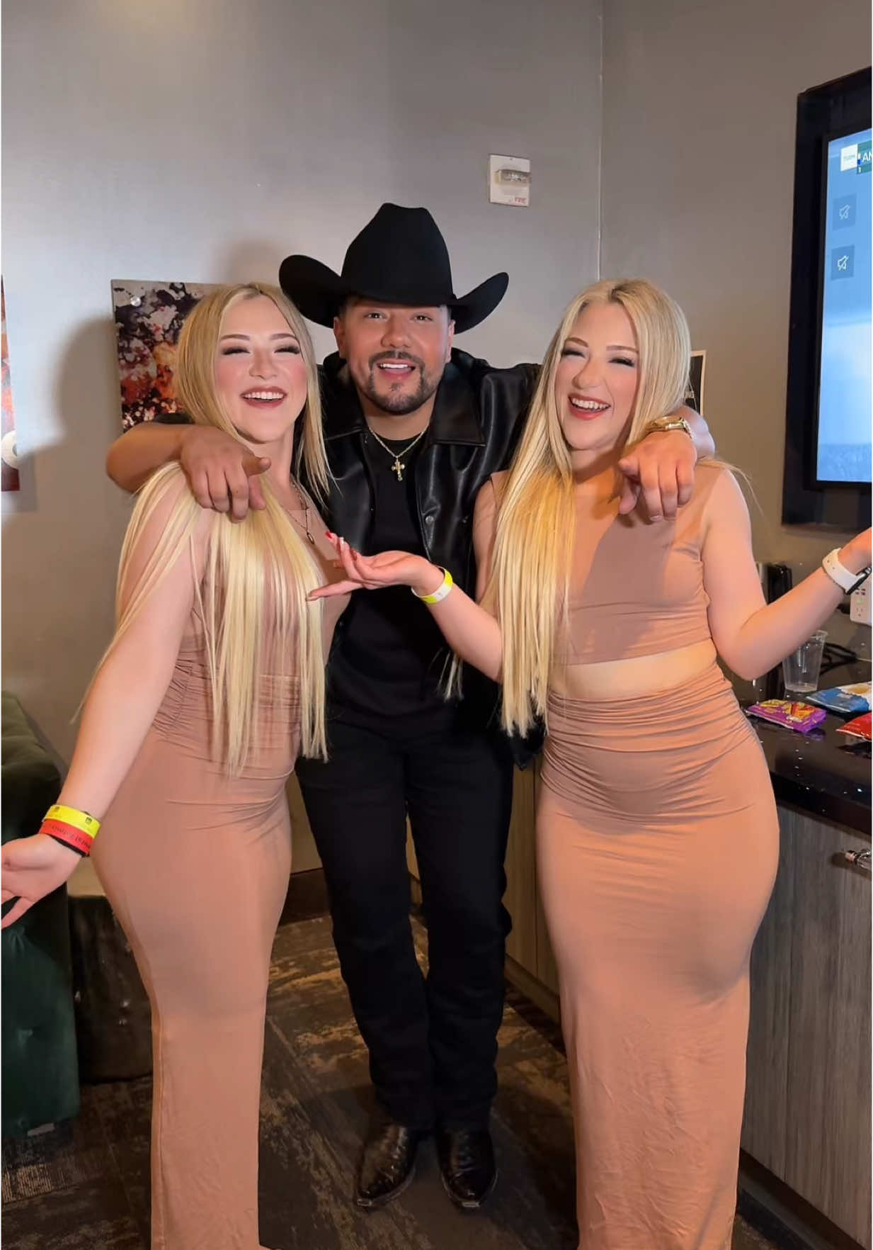 @Lonatwins