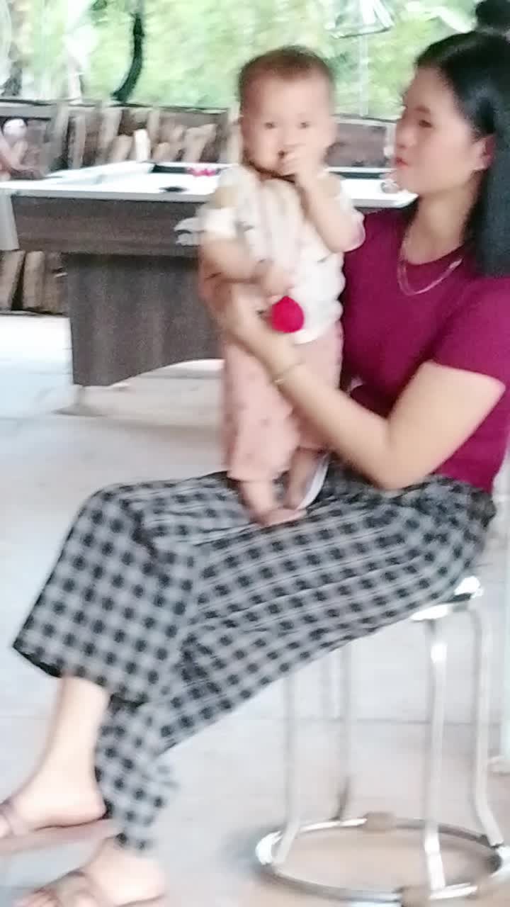 @V&agrave;ng N&eacute;m