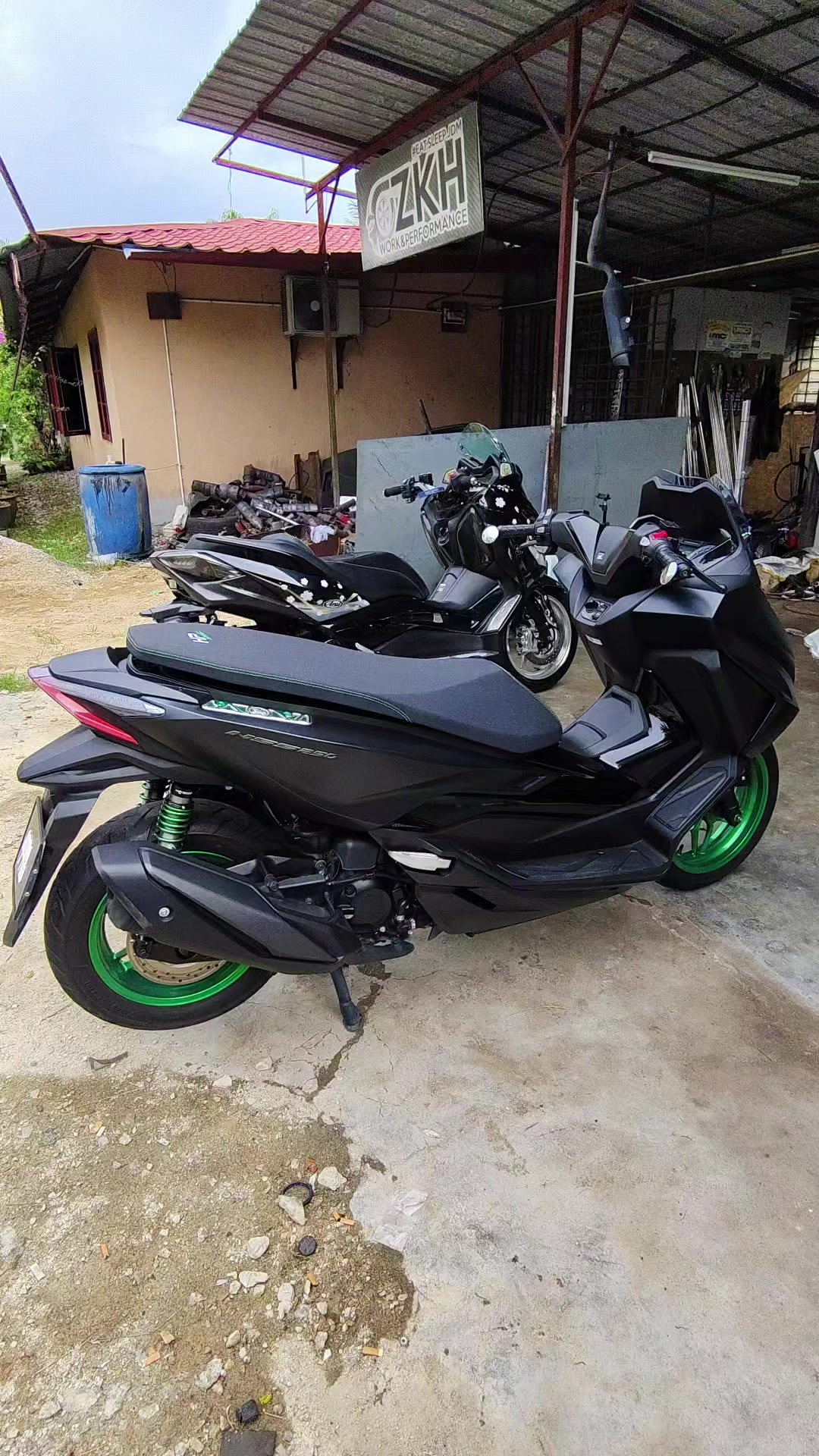 @ahli mesyuarat tingkap