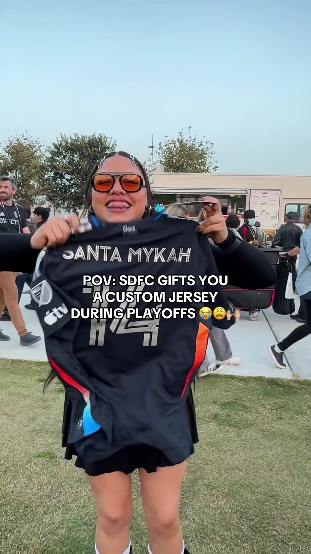 @SANTA MYKAH
