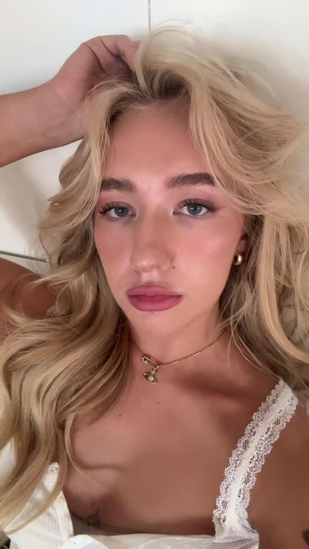 @chloee marie lindsay