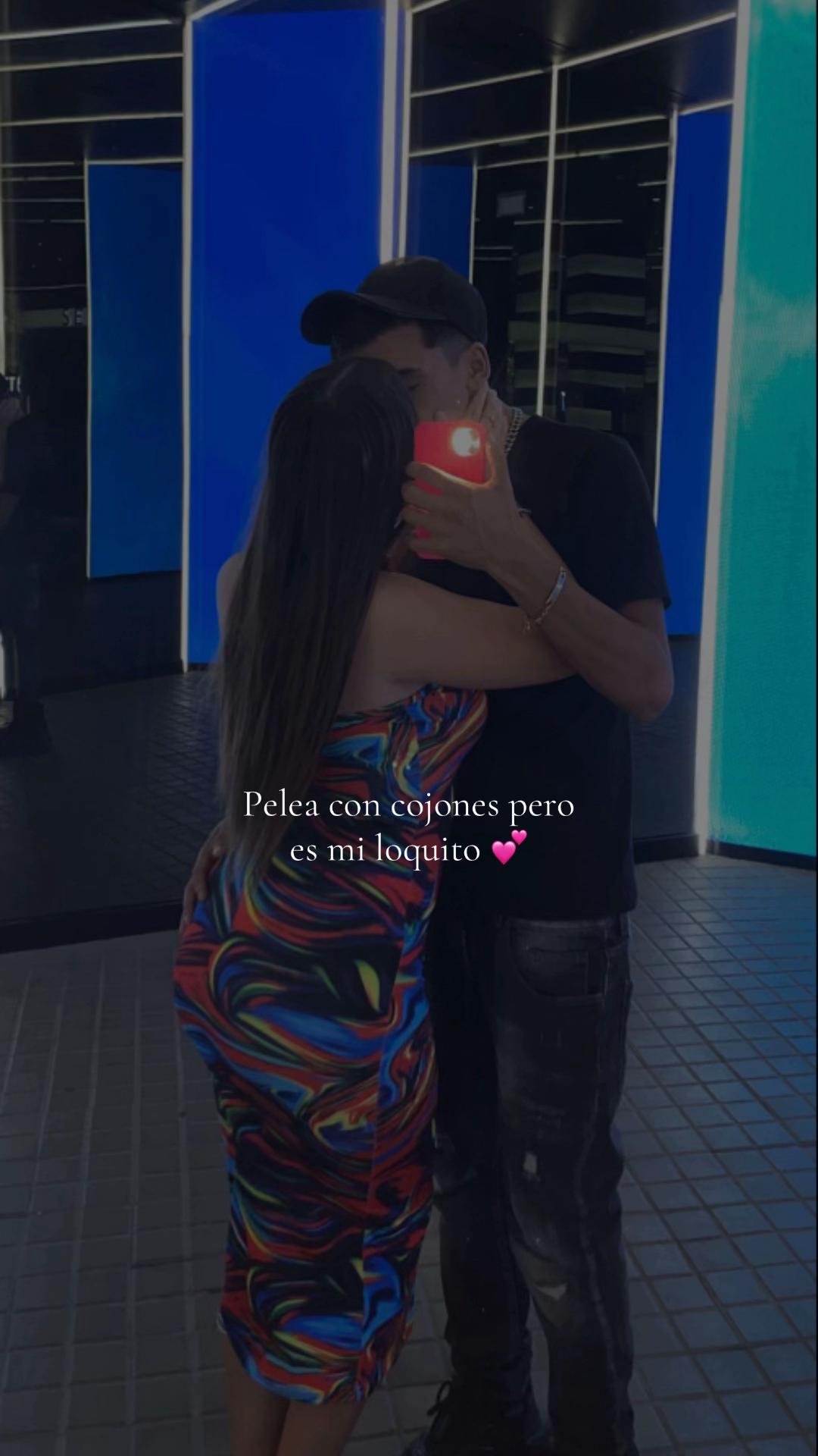 @💕👩🏽&zwj;❤️&zwj;💋&zwj;👨🏽