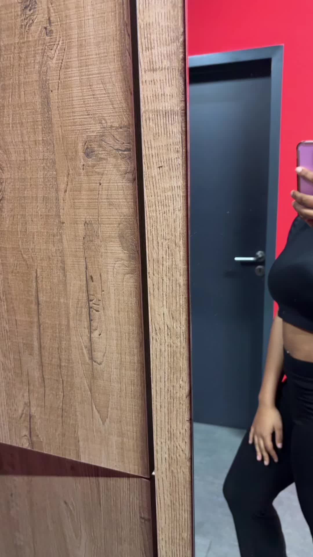 @Emiii