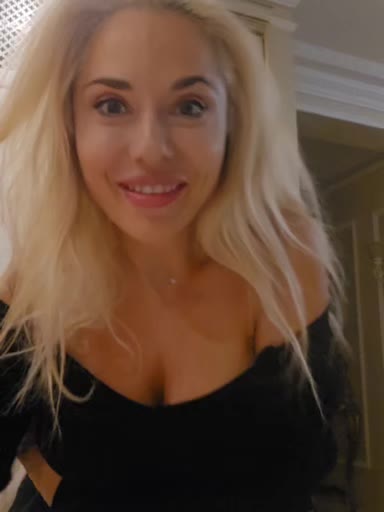 @BlondiFox