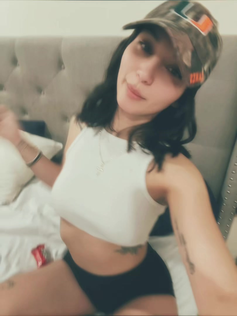 @famoussjennn
