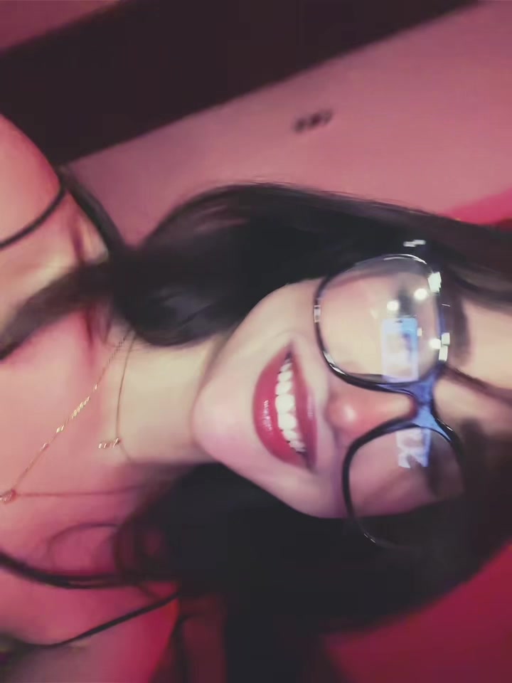 @Rebe <3