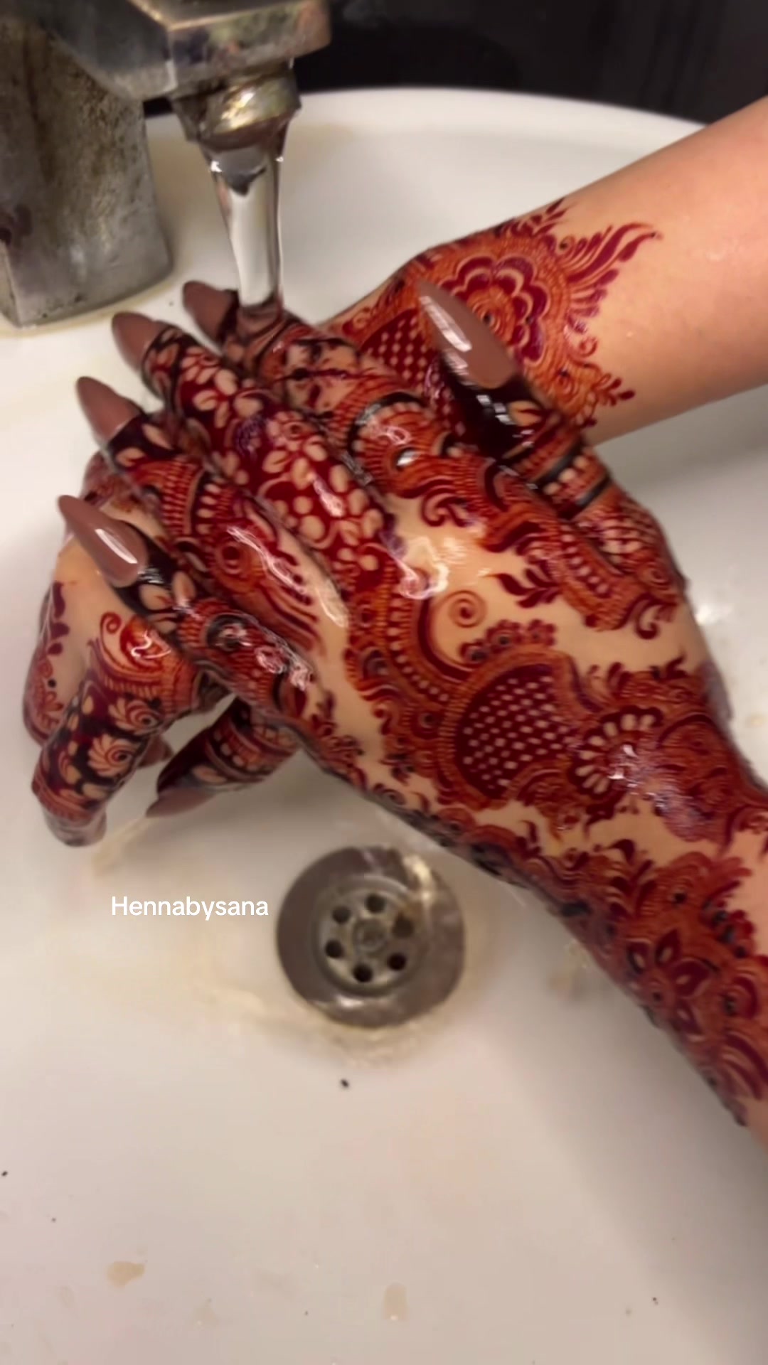@henna by sana 809