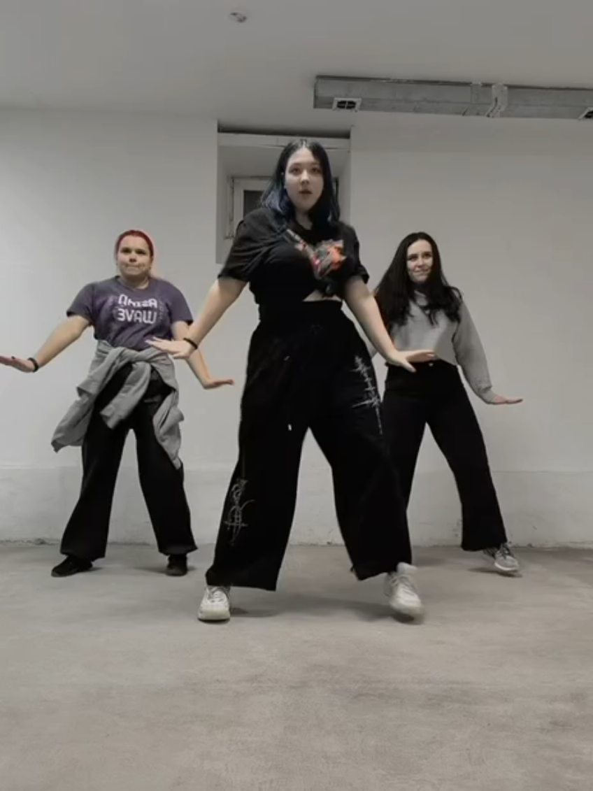 @Hikaru Cover Dance Team