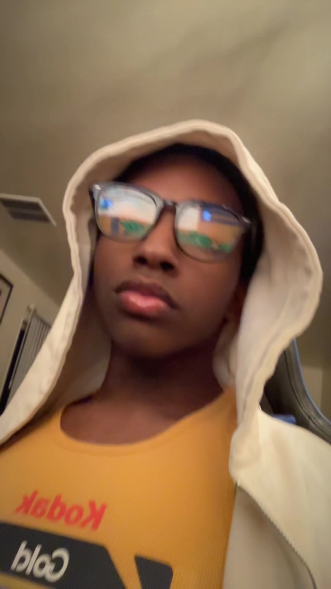 @Mar👨🏾&zwj;❤️&zwj;💋&zwj;👨🏻🏳️&zwj;🌈