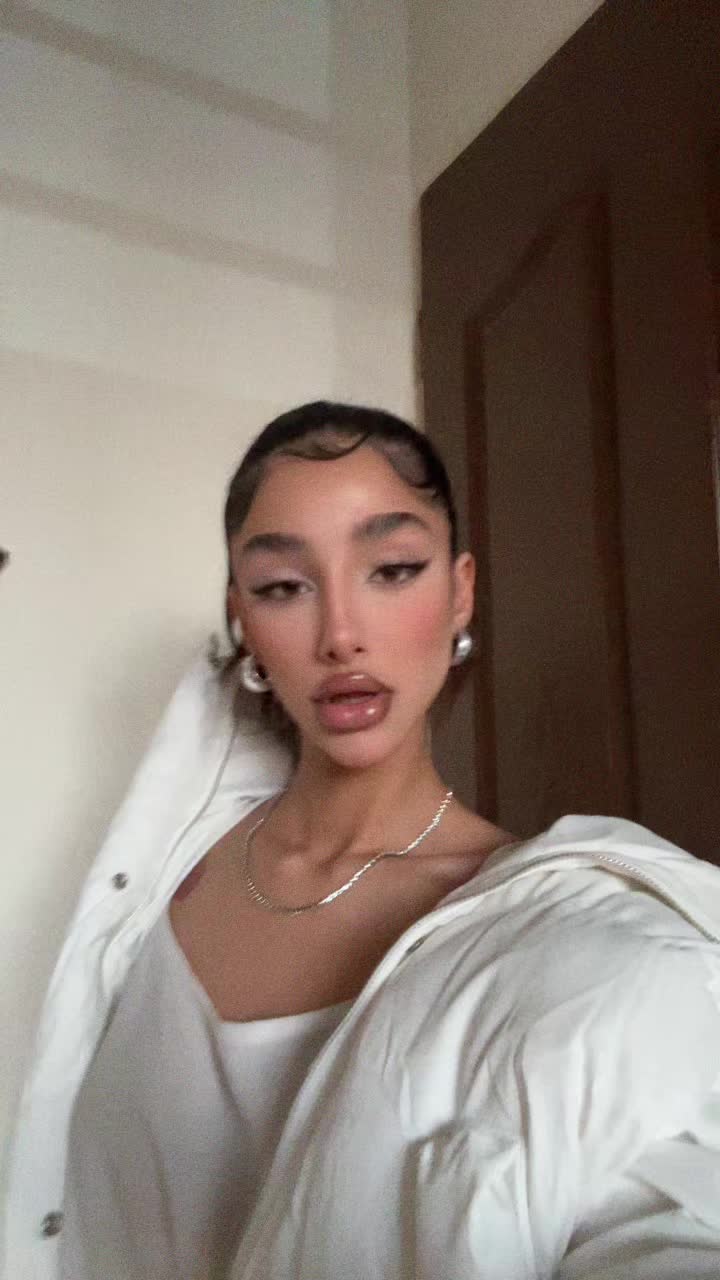 @Mahtabmahroyan