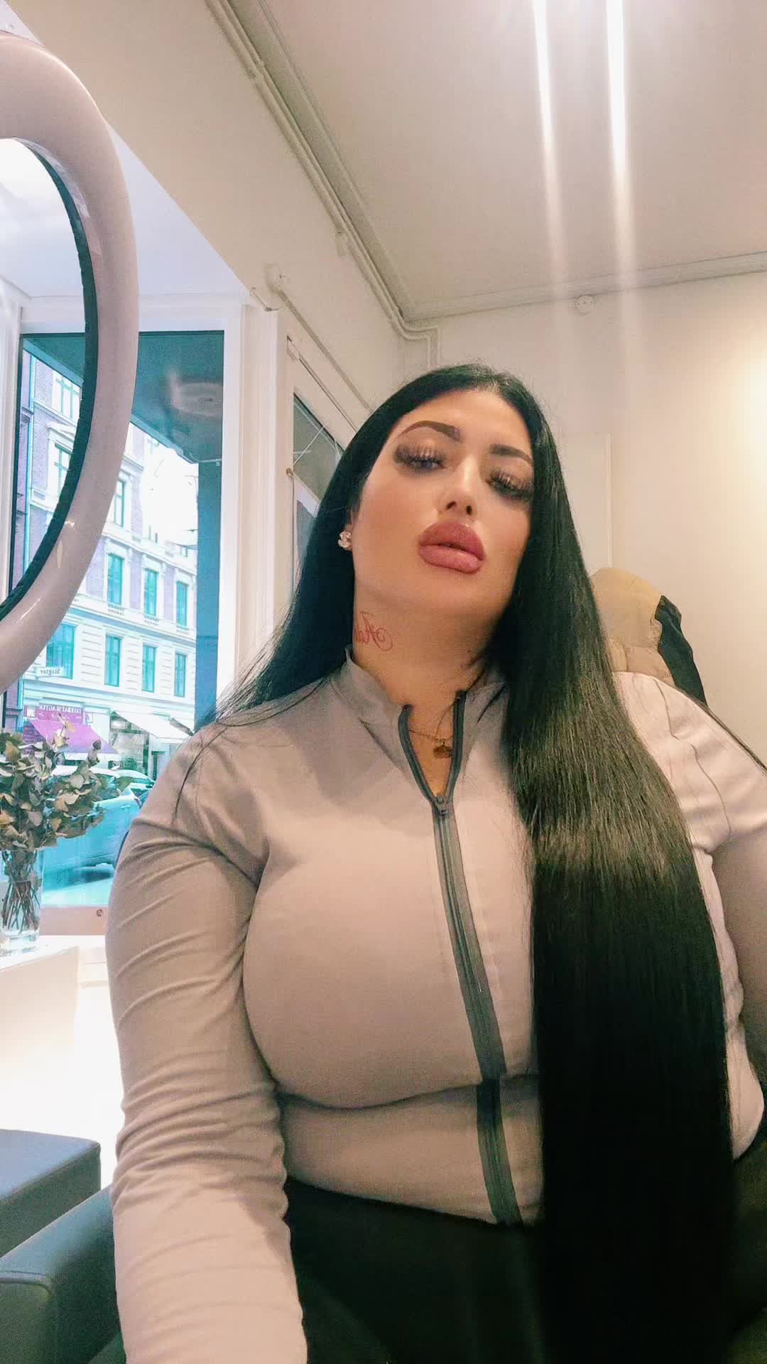 @barbiiequeen1