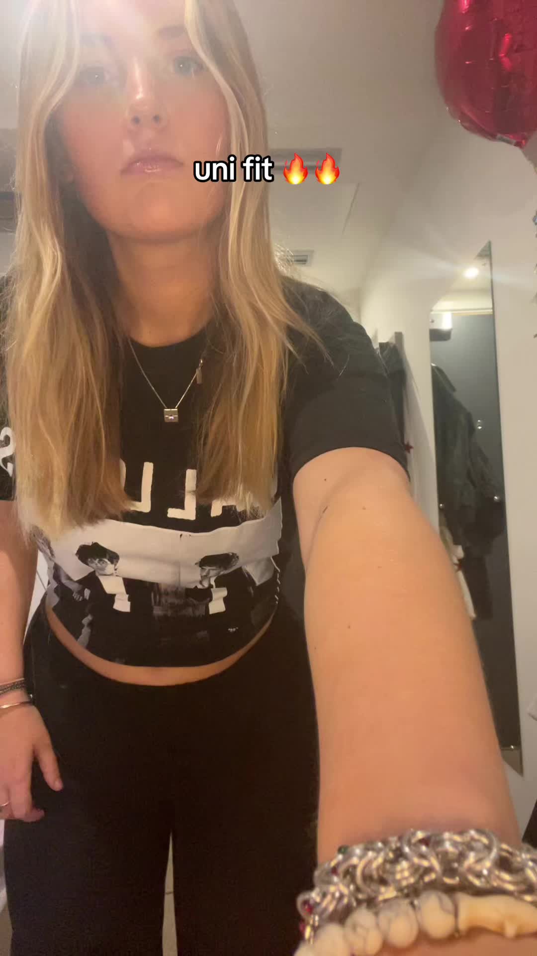 @carys 🏎️🎧🎸
