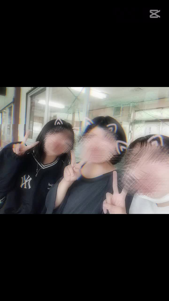 @Hono