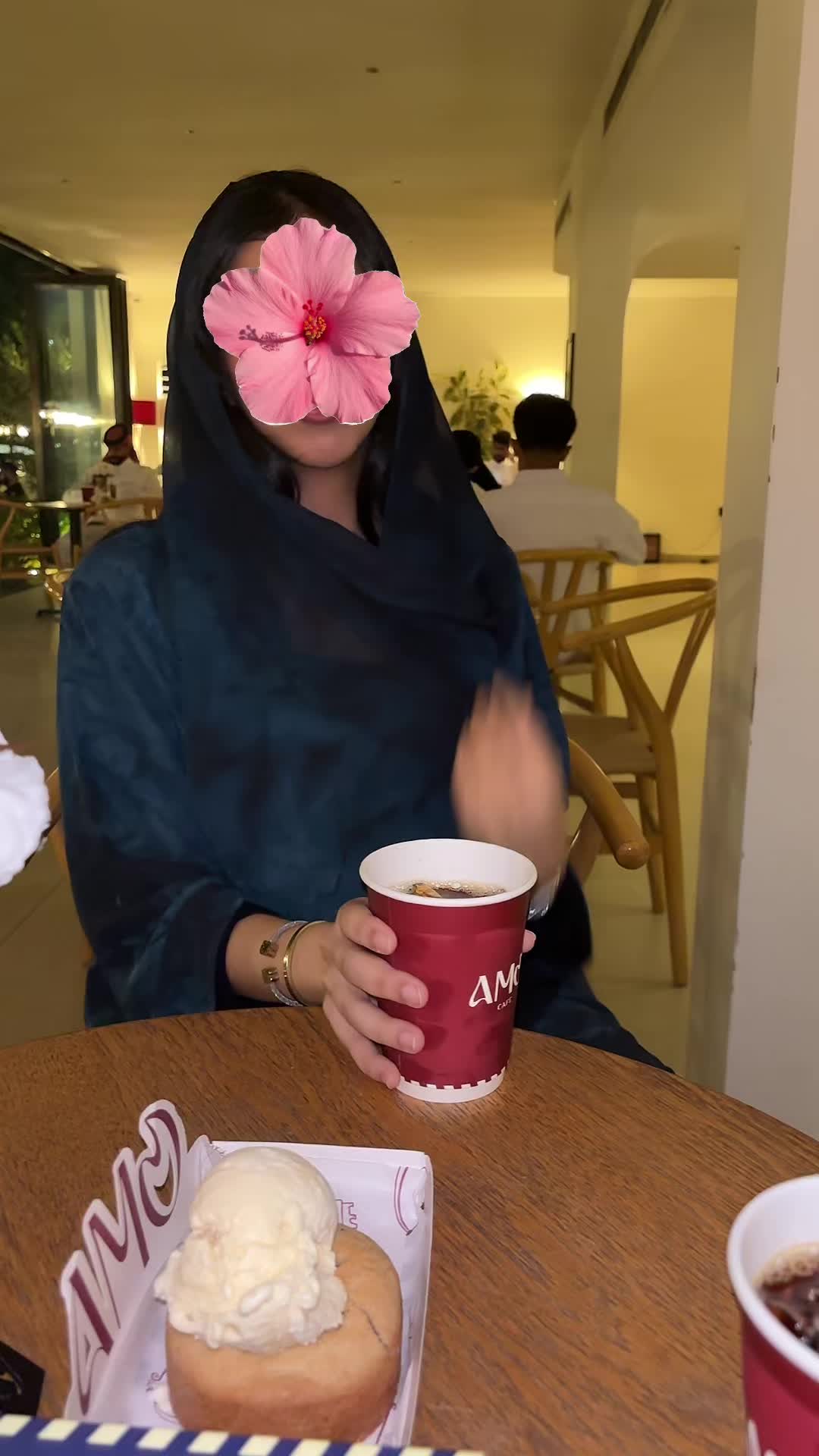 @عبايات كتان